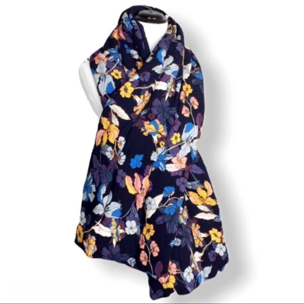 WHO What Wear Channel Quilted Dark Floral Scarf